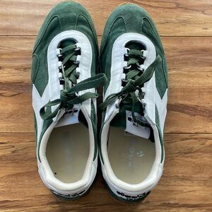 Diadora Men's Sneakers in Green and White